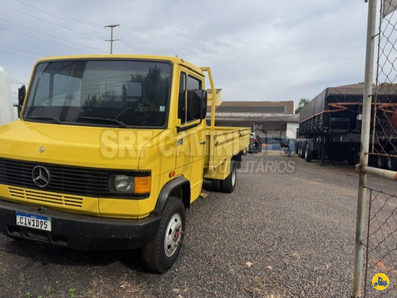 CAMINHAO MERCEDES-BENZ MB 710 Carga Seca 3/4 4x2 SRF Caminhões - SP São José do Rio Preto SÃO PAULO SP